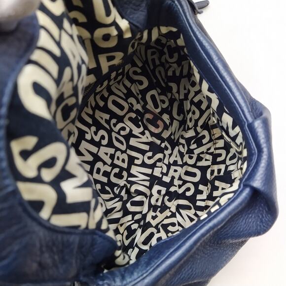 Marc Jacobs Natasha Blue Pebbled Leather Zipper Pocket Crossbody Bag - Picture 15 of 16